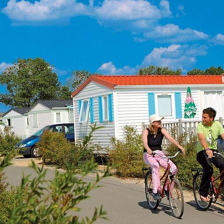 Domaine Residentiel De Plein Air Odalys L'Etang De Besse Сент-Илер-де-Рие Екстериор снимка