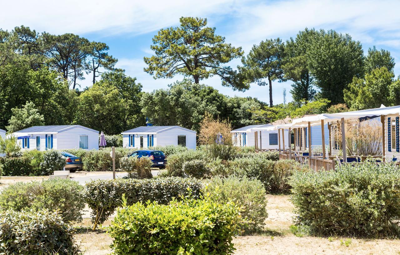 Domaine Residentiel De Plein Air Odalys L'Etang De Besse Сент-Илер-де-Рие Екстериор снимка