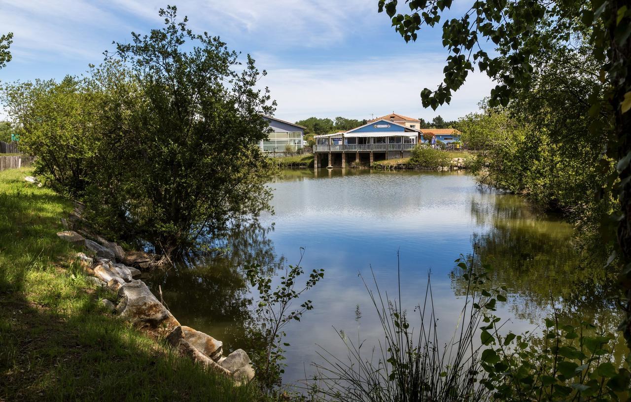 Domaine Residentiel De Plein Air Odalys L'Etang De Besse Сент-Илер-де-Рие Екстериор снимка